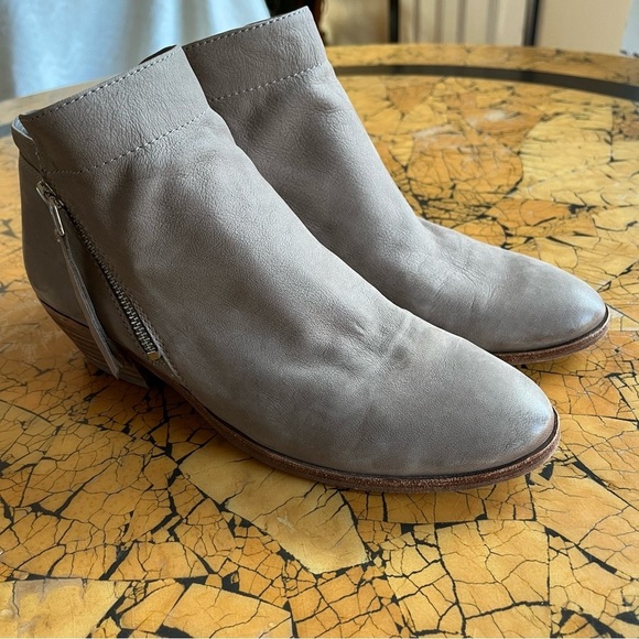 Sam Edelman Packer Nubuck Leather Ankle Boot Womens 8 Taupe Stacked Wooden Heel - Picture 3 of 15
